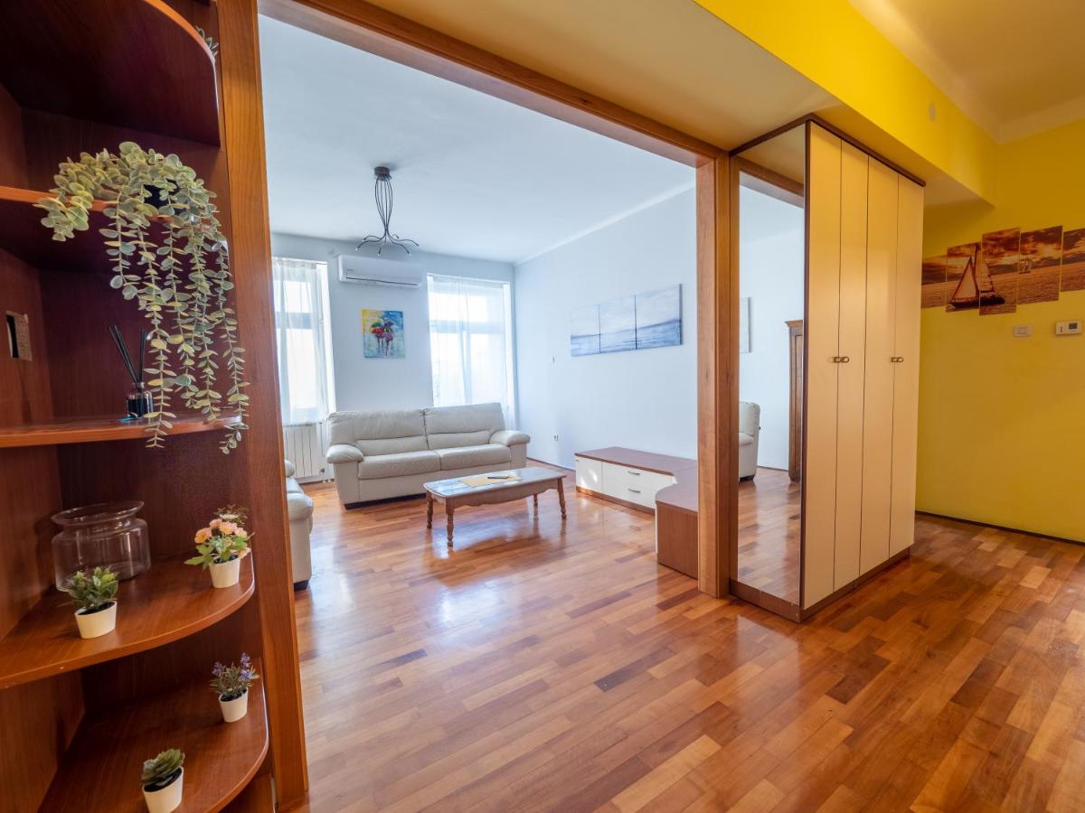 Classy And Sunny Apartment In Rijeka Exterior foto